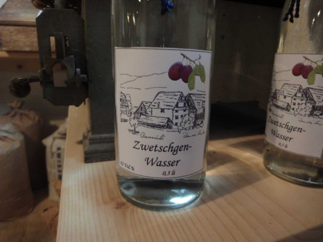 01a_Zwetschgenwasser_Aumli